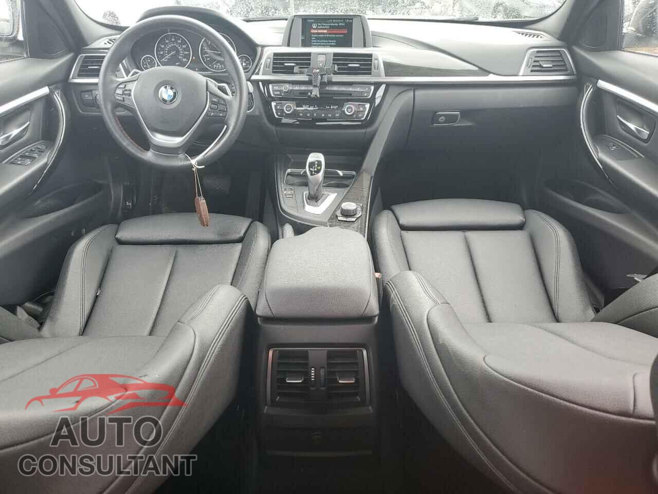 BMW 3 SERIES 2018 - WBA8B9C51JEE82314