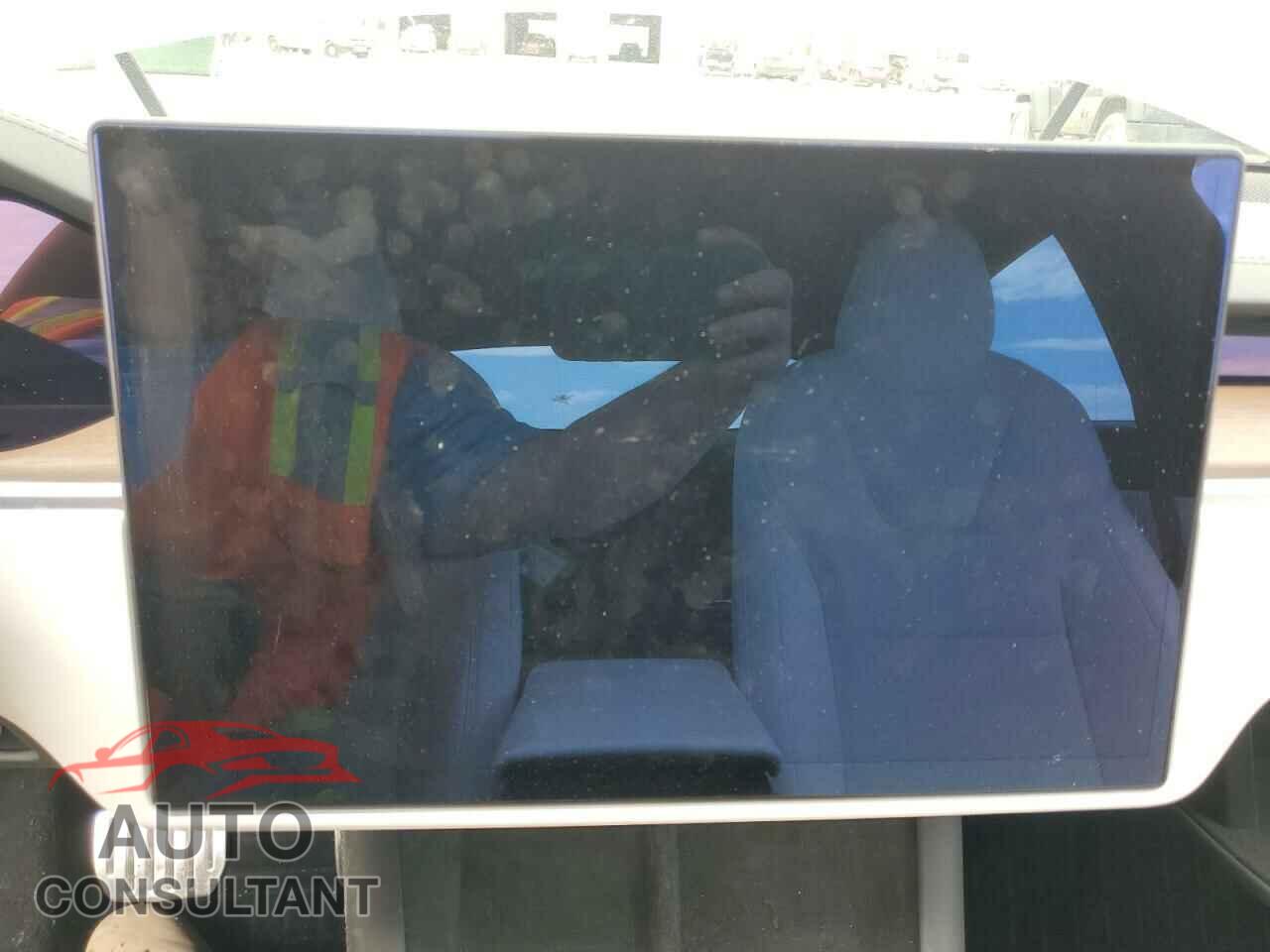 TESLA MODEL S 2022 - 5YJSA1E59NF477471
