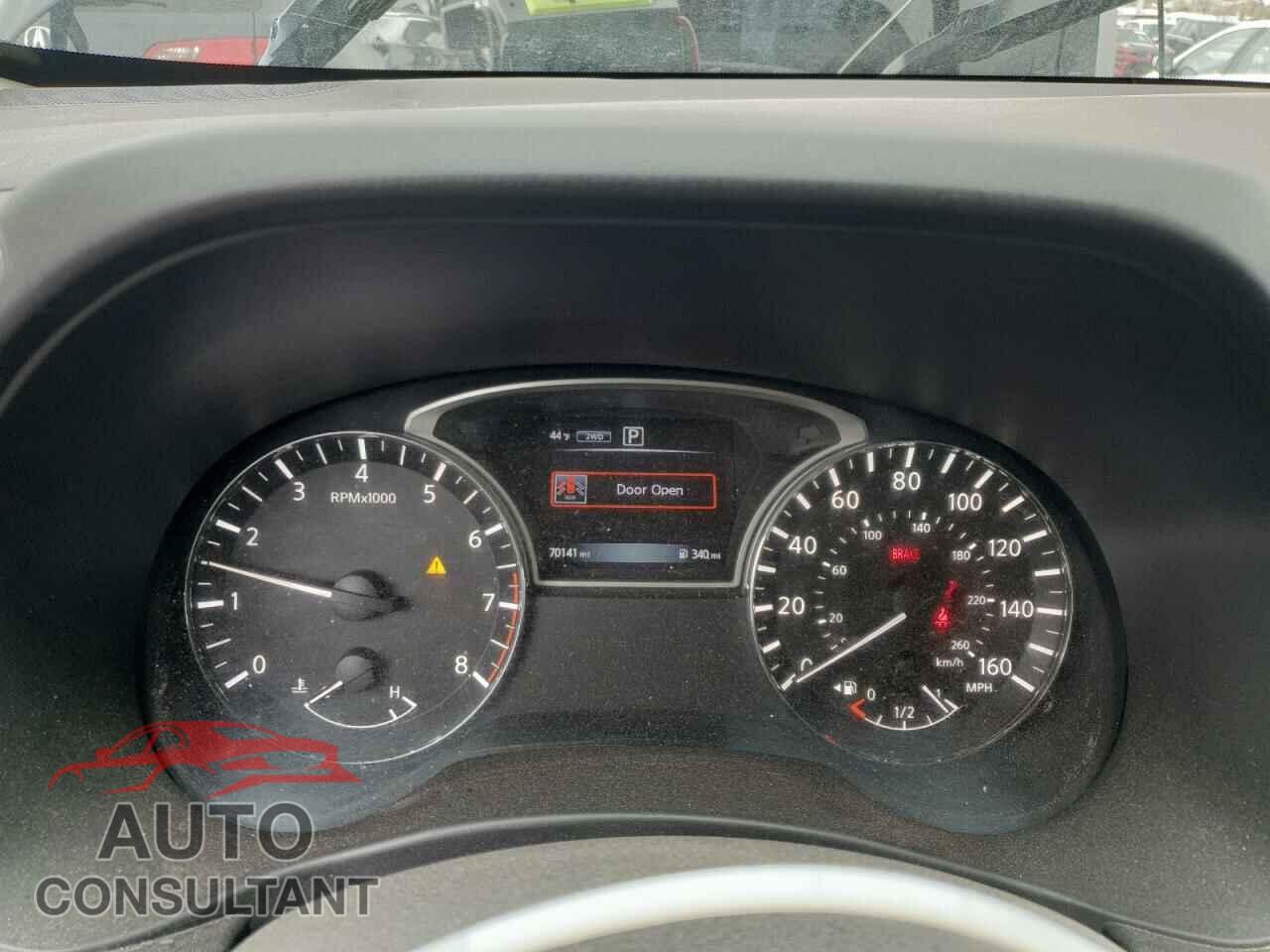NISSAN PATHFINDER 2017 - 5N1DR2MM8HC652662