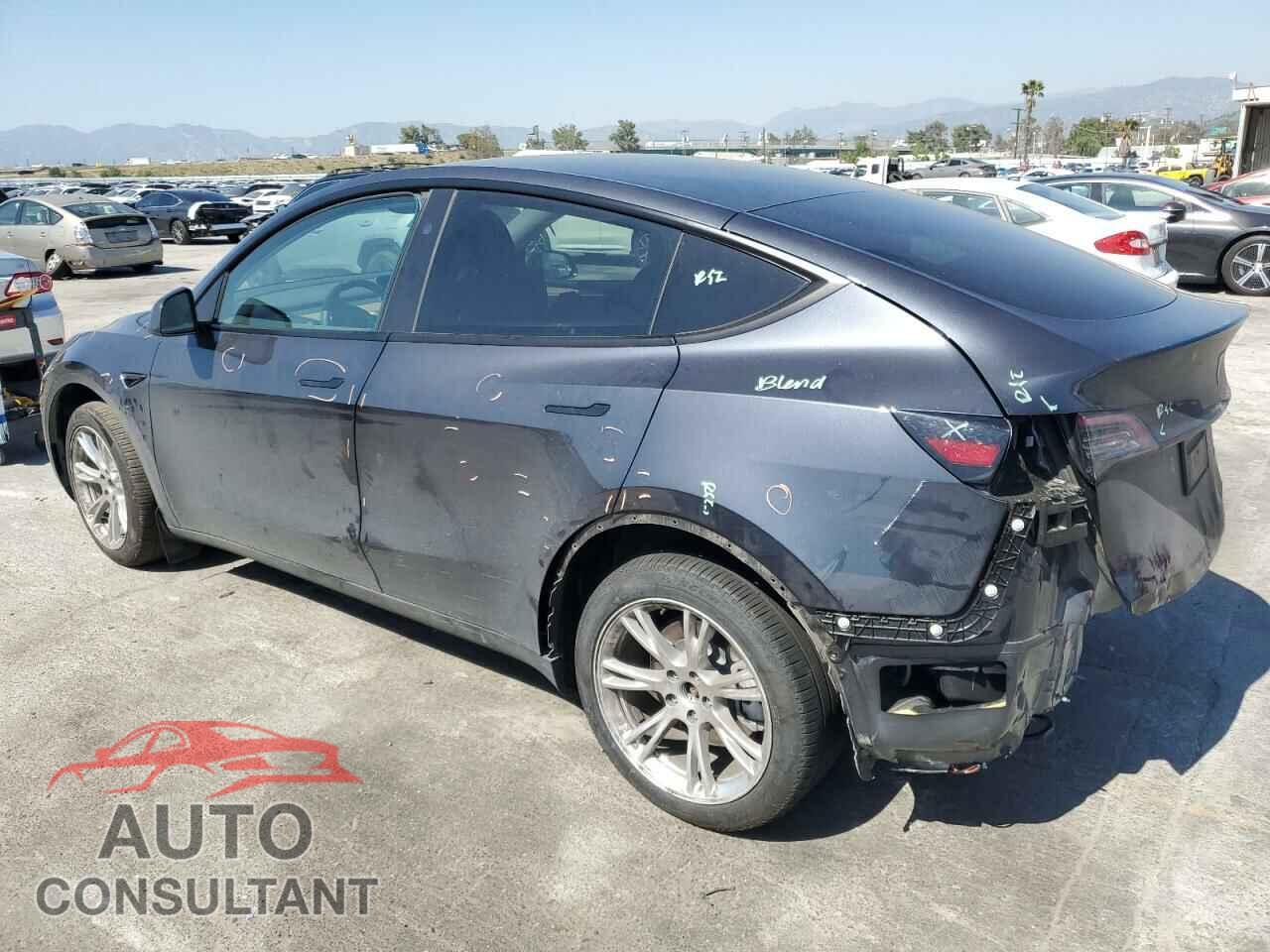 TESLA MODEL Y 2024 - 7SAYGDEE5RA244641
