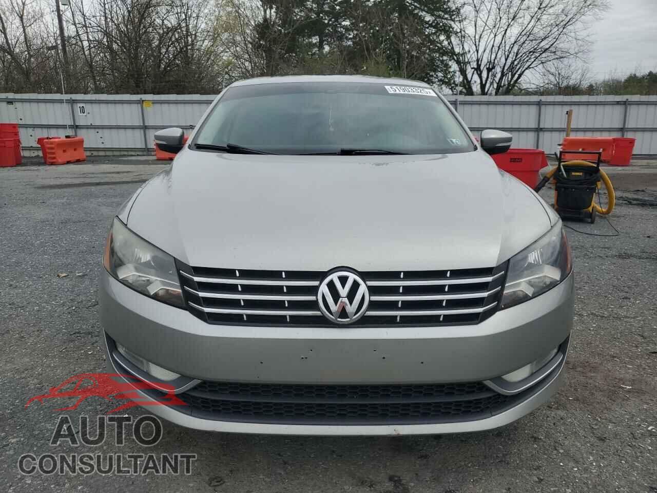 VOLKSWAGEN PASSAT 2013 - 1VWCN7A31DC036104