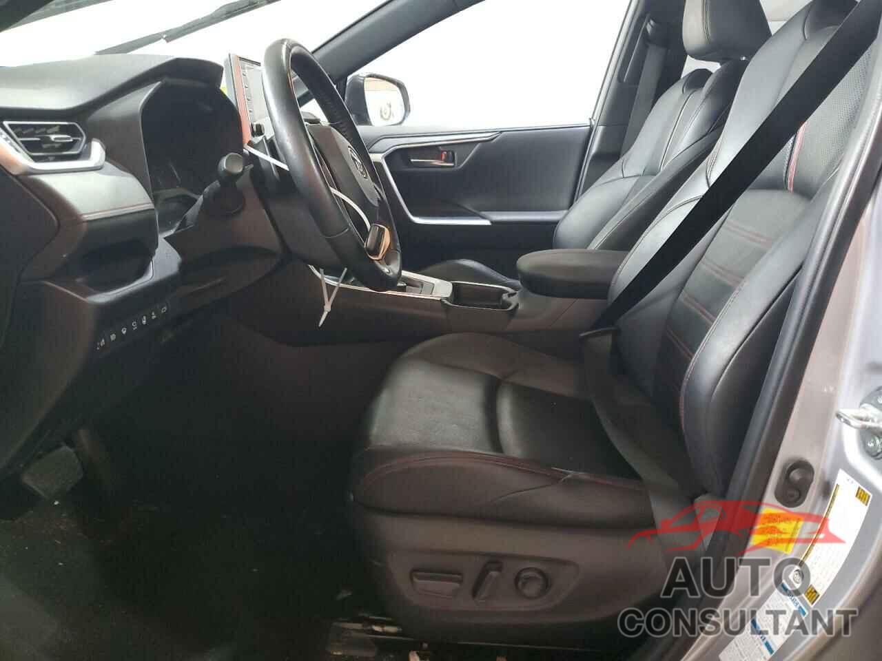 TOYOTA RAV4 2021 - JTMFB3FV6MD015822