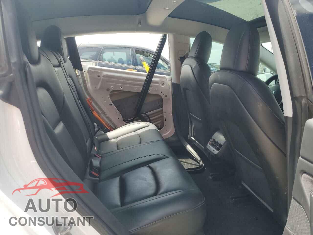 TESLA MODEL 3 2019 - 5YJ3E1EB5KF418329