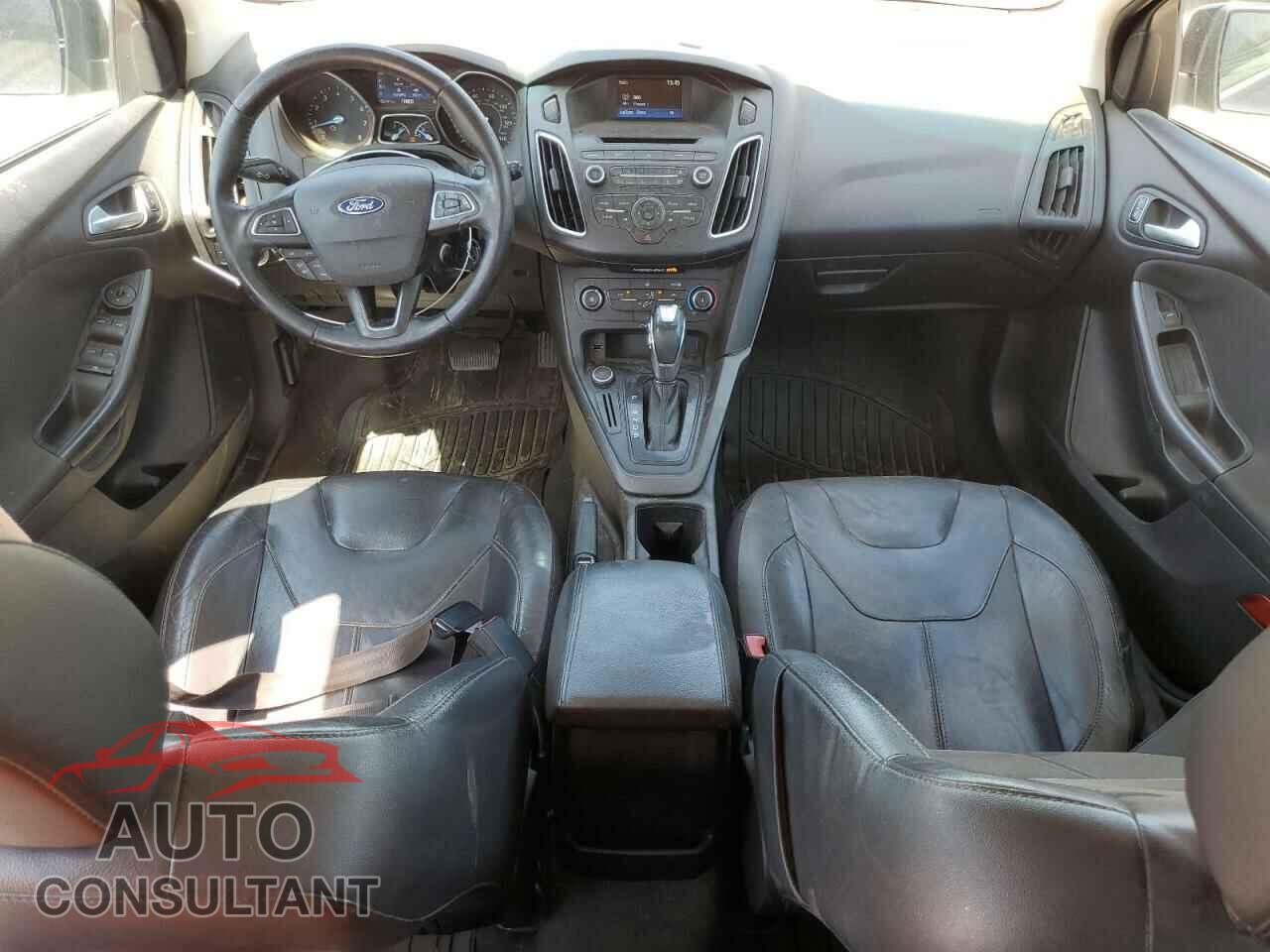 FORD FOCUS 2015 - 1FADP3K21FL283177