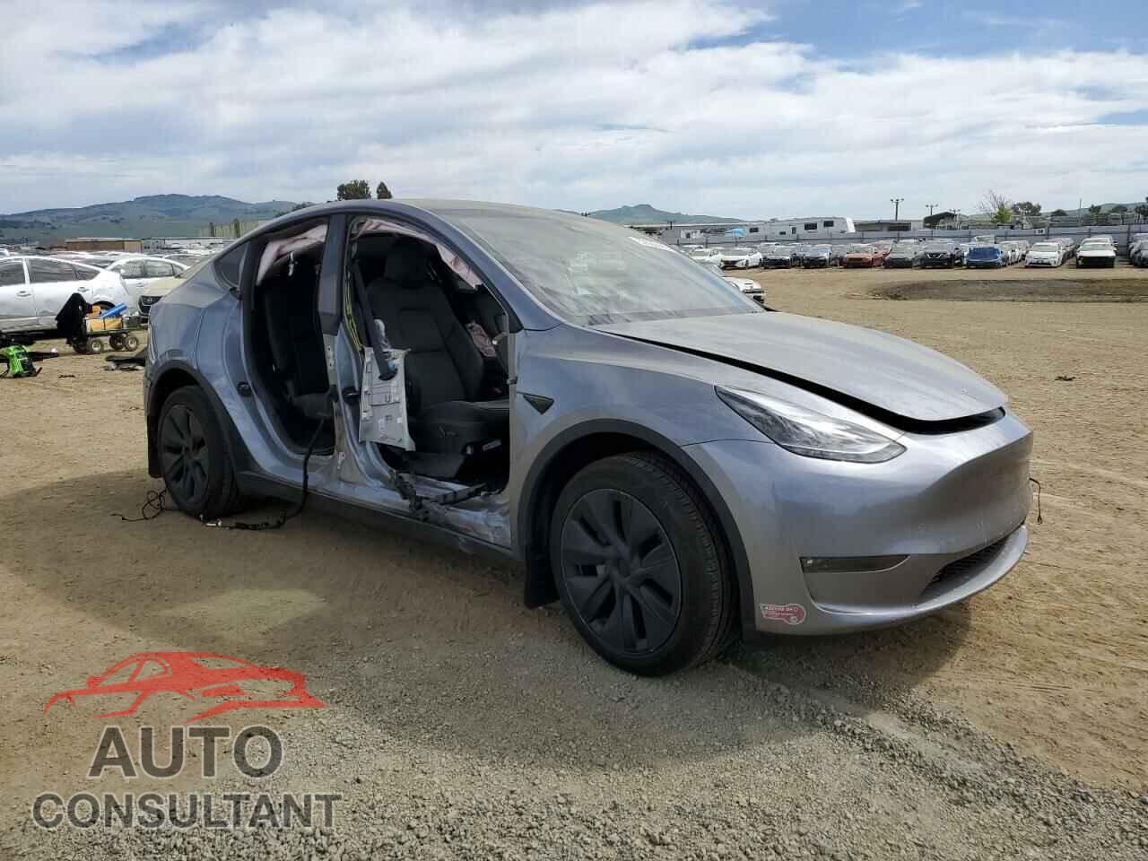 TESLA MODEL Y 2025 - 7SAYGDEE1SF243530