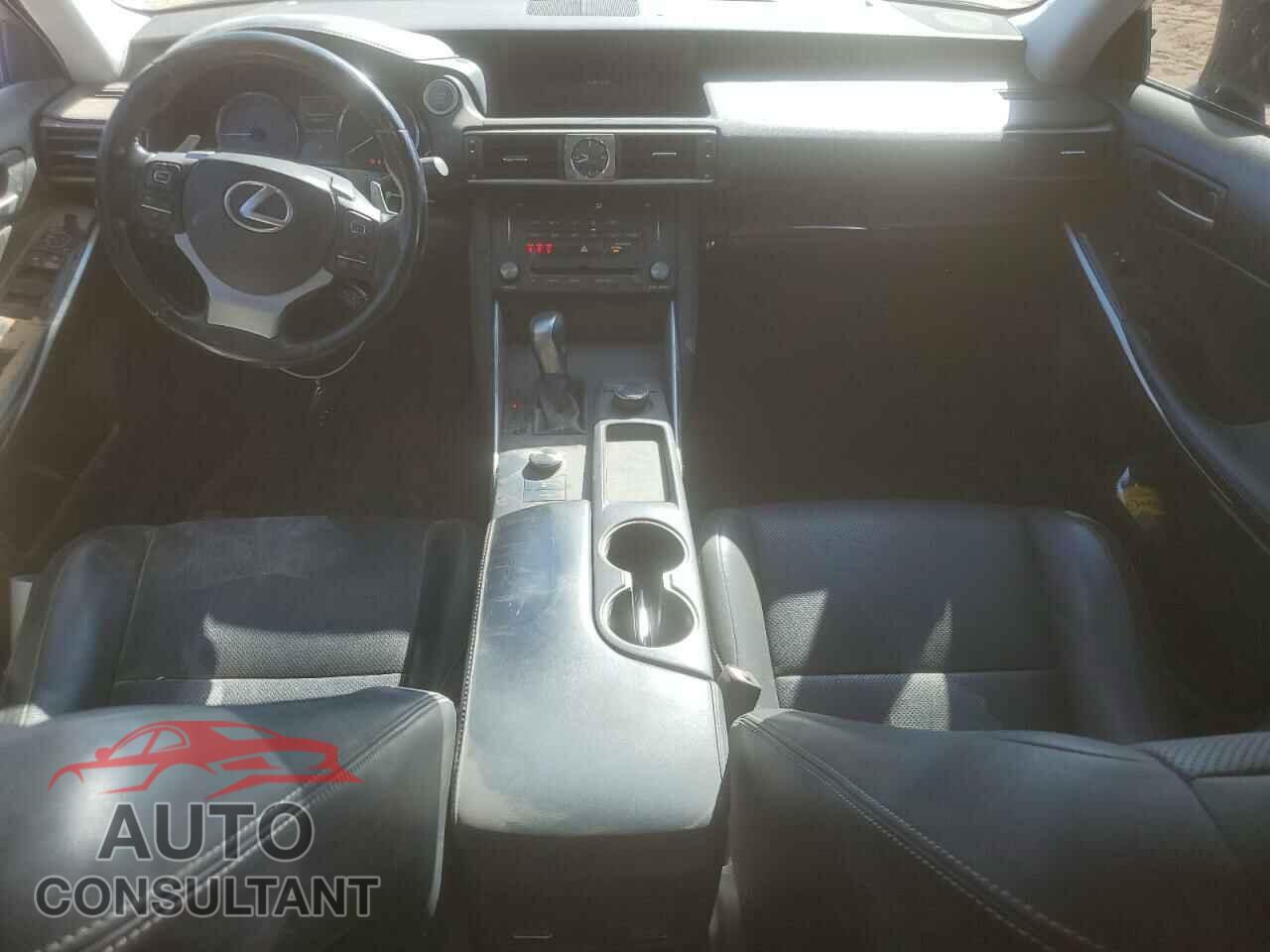 LEXUS IS 2017 - JTHBA1D24H5045236
