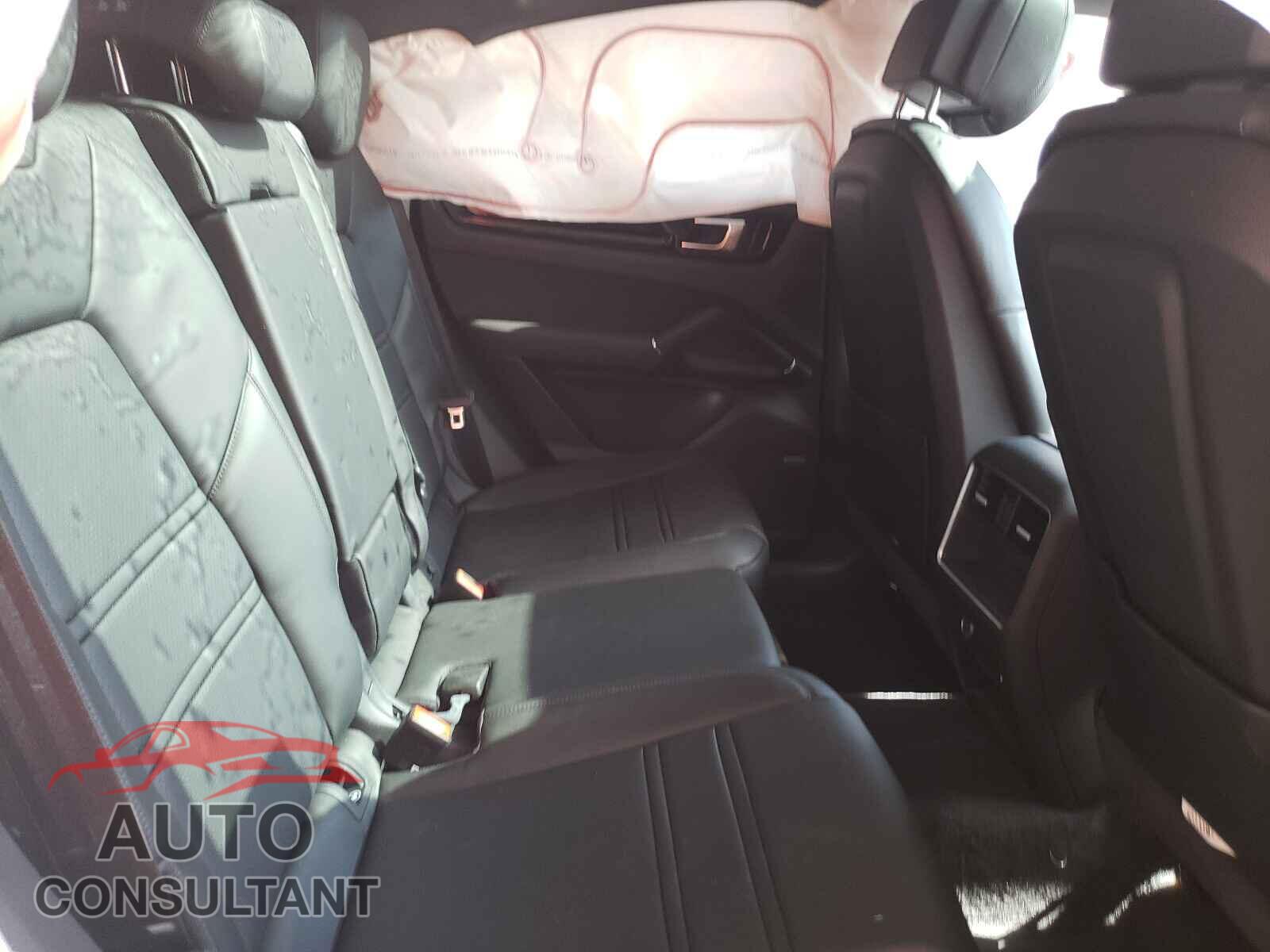 PORSCHE CAYENNE 2021 - WP1BA2AY2MDA41572