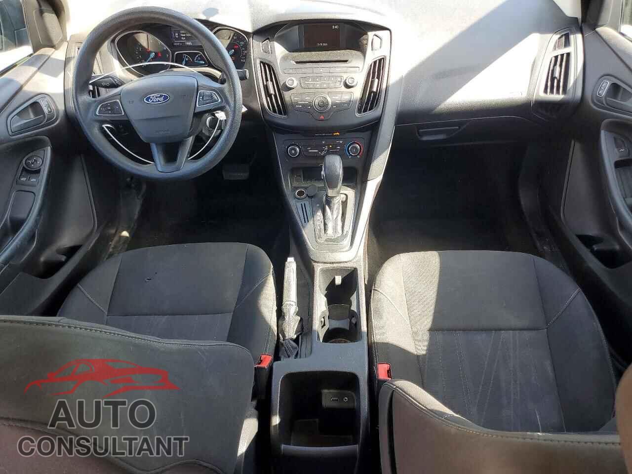 FORD FOCUS 2017 - 1FADP3E29HL266433