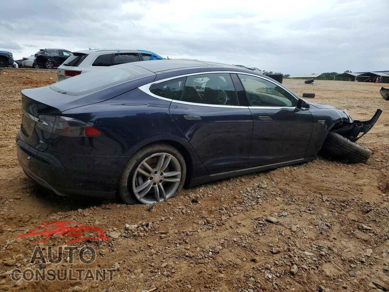 TESLA MODEL S 2015 - 5YJSA1H13FFP68817