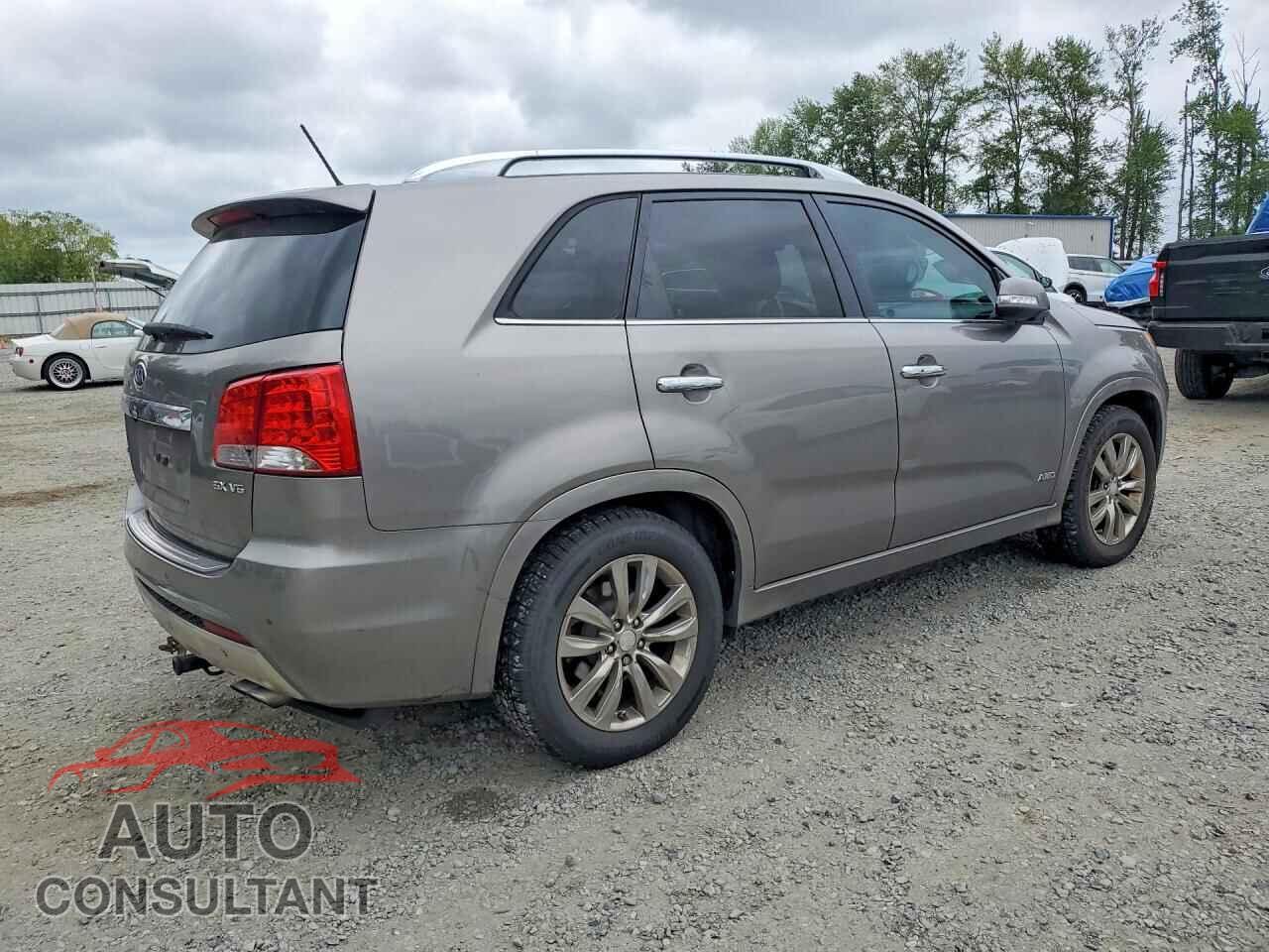 KIA SORENTO 2013 - 5XYKWDA23DG377226