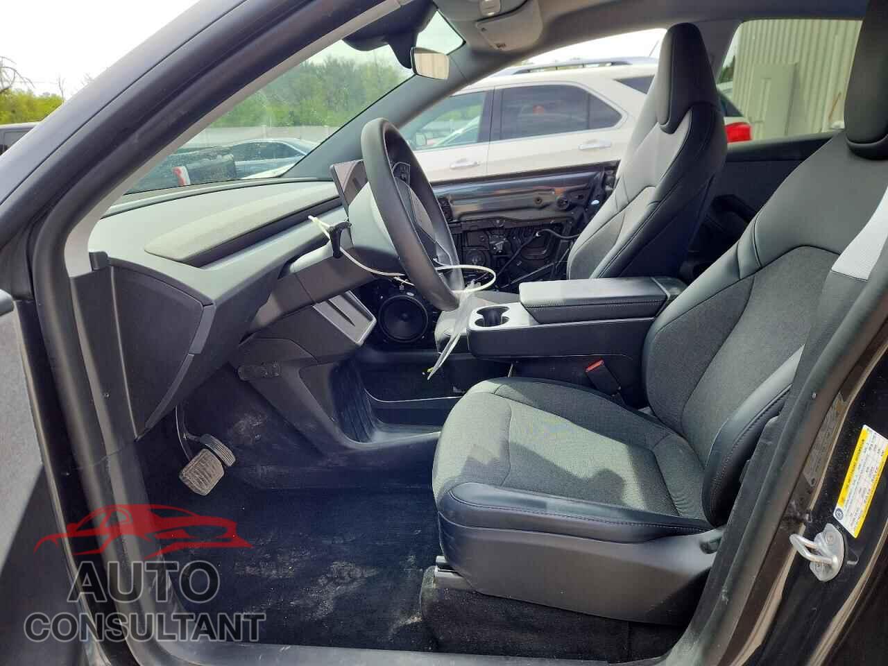 TESLA MODEL Y 2026 - 7SAYGDED8TA597471