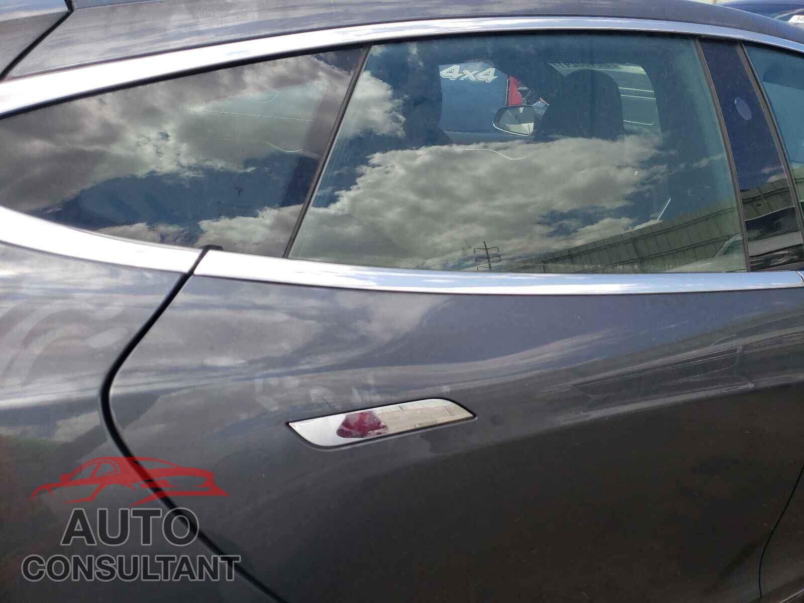 TESLA MODEL S 2017 - 5YJSA1E43HF200777