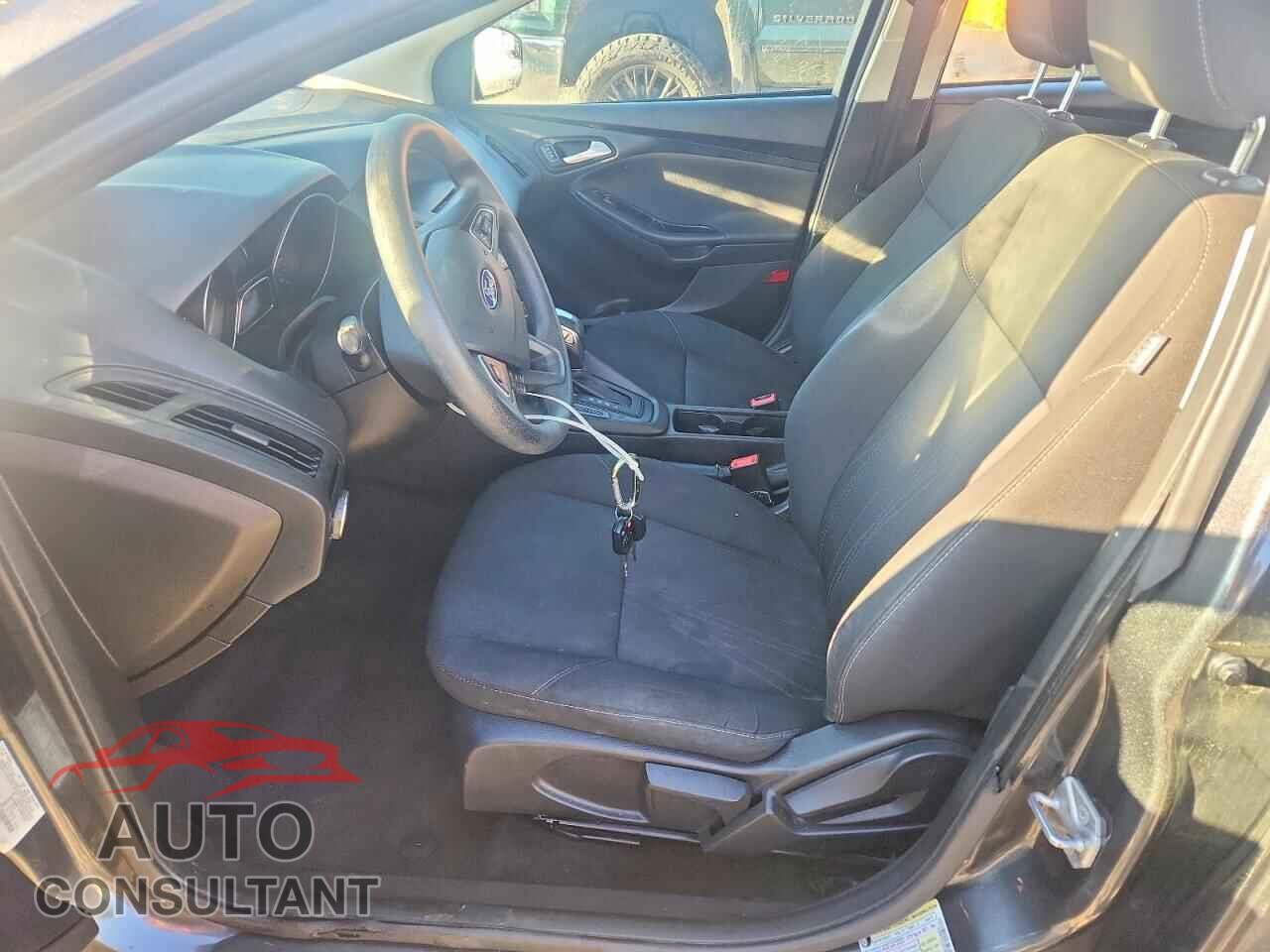 FORD FOCUS 2016 - 1FADP3F21GL392430