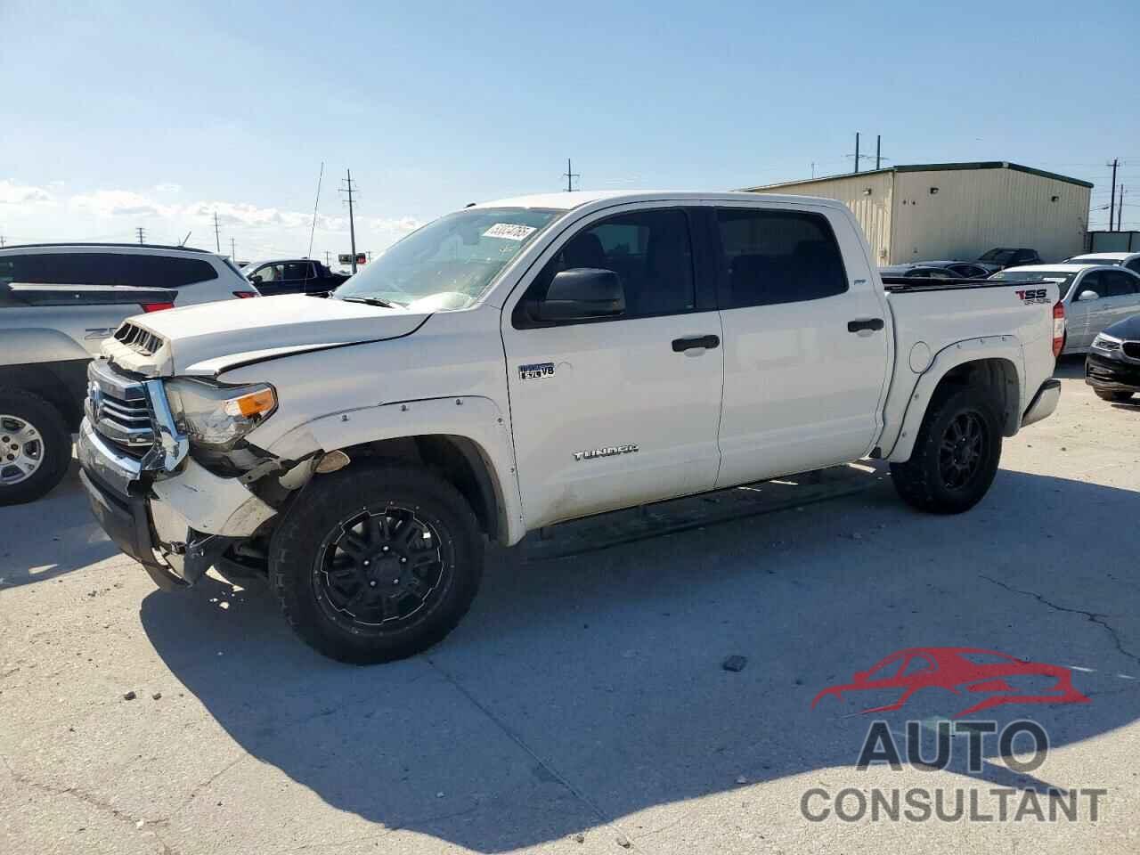 TOYOTA TUNDRA 2016 - 5TFDW5F10GX492379