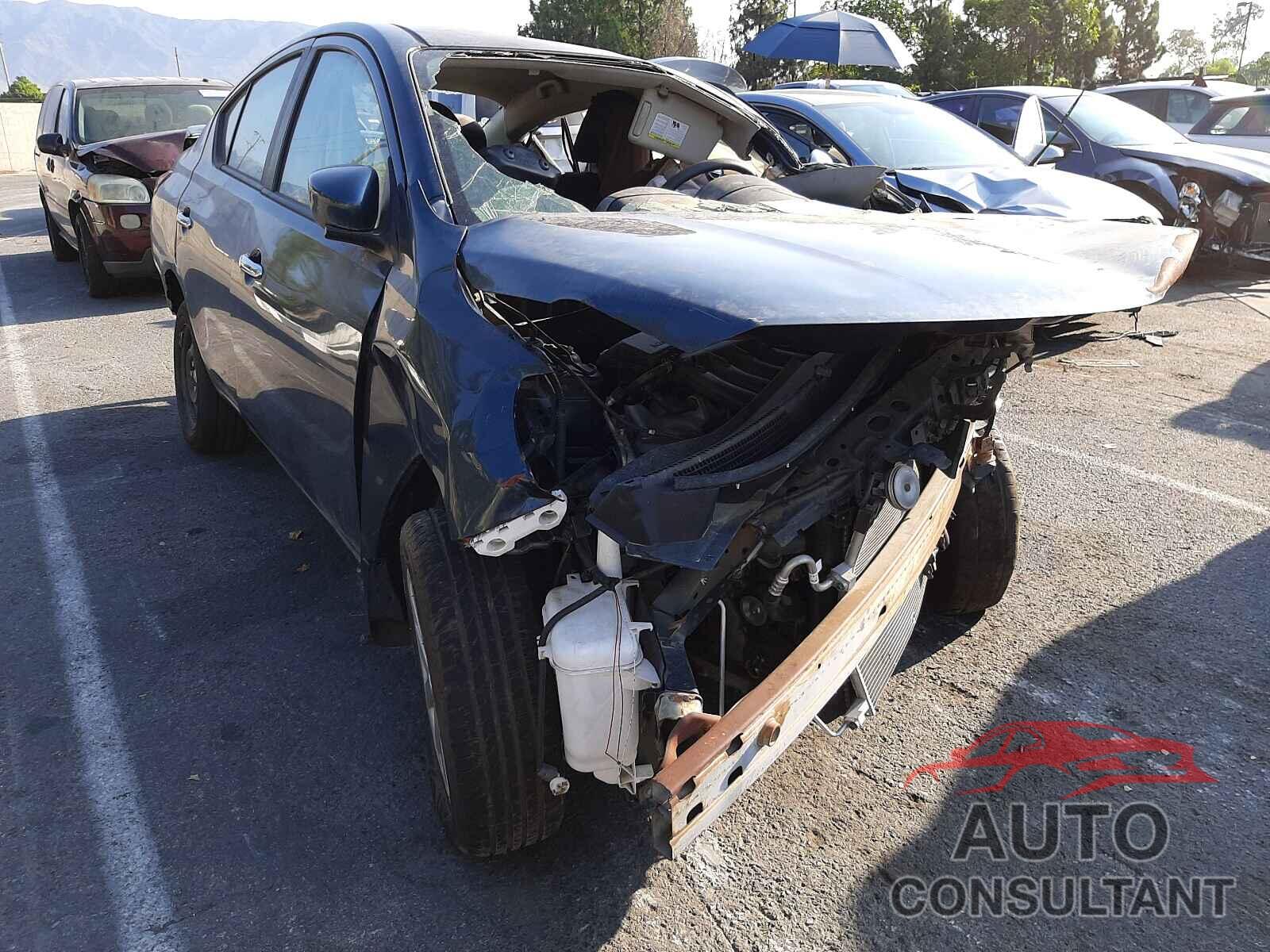 NISSAN VERSA 2017 - 3N1CN7AP0HL831535