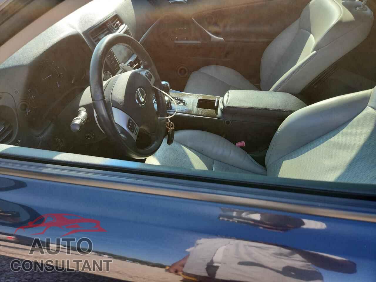 LEXUS IS 2011 - JTHFF2C2XB2518849