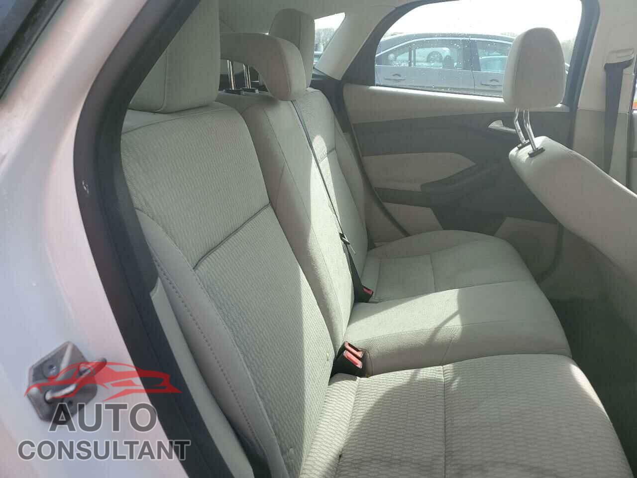 FORD FOCUS 2012 - 1FAHP3M27CL200877