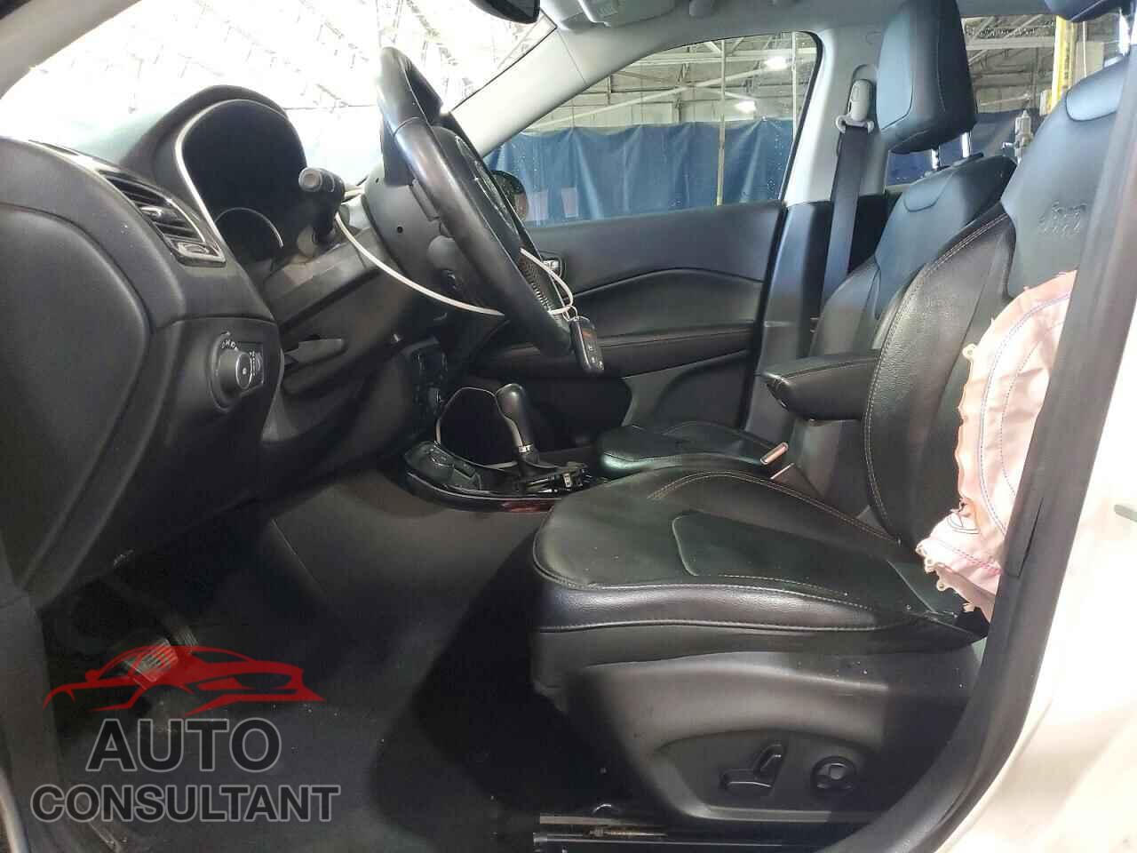 JEEP COMPASS 2020 - 3C4NJDCB4LT101332