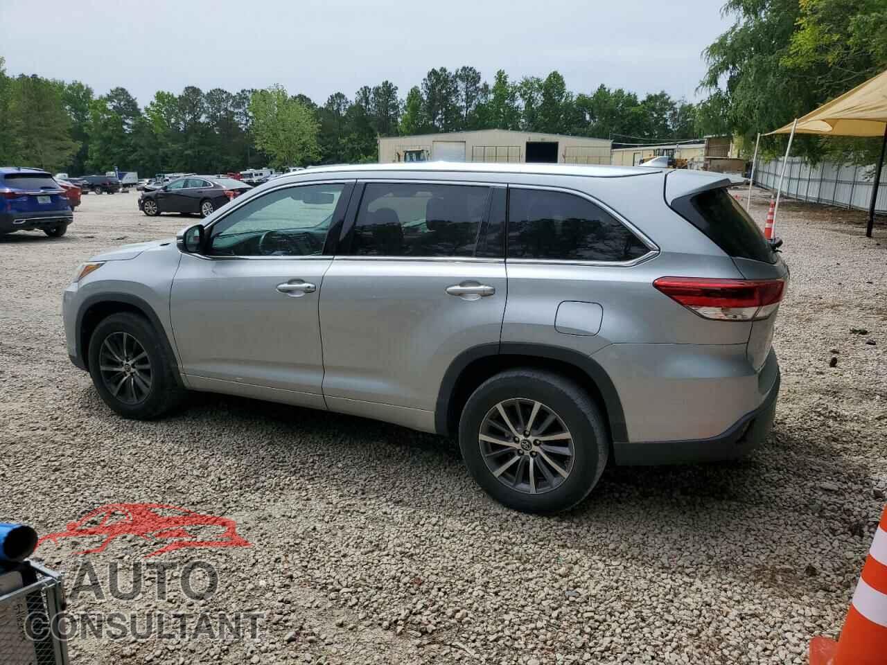 TOYOTA HIGHLANDER 2017 - 5TDKZRFHXHS515659