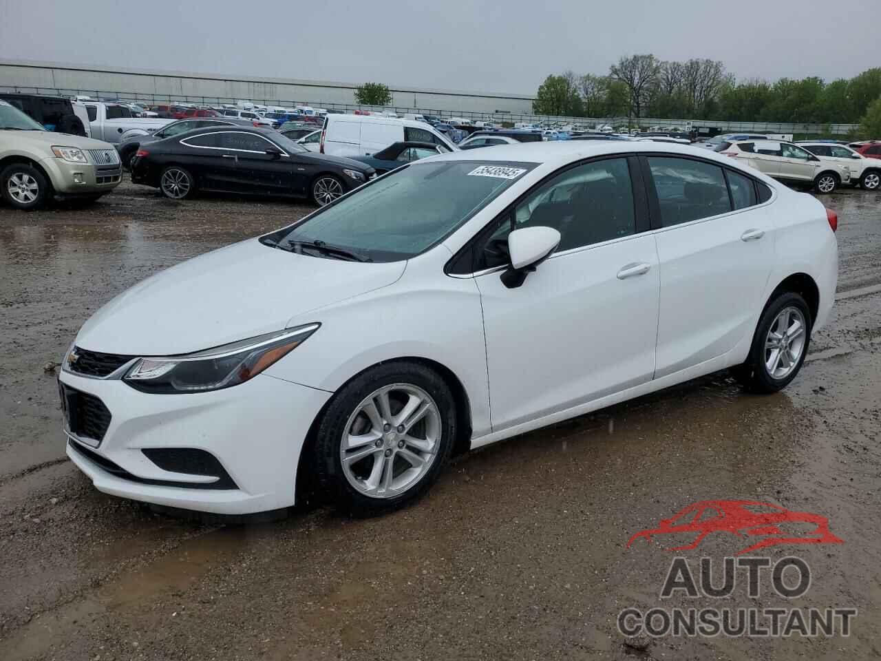 CHEVROLET CRUZE 2018 - 1G1BE5SM3J7112882