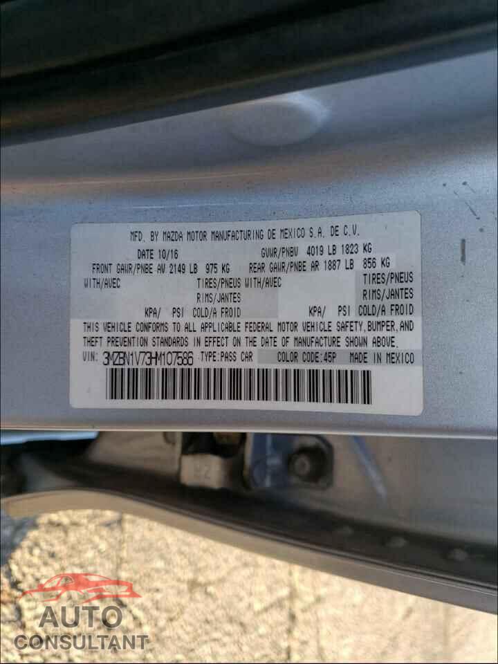MAZDA 3 2017 - 3MZBN1V73HM107586