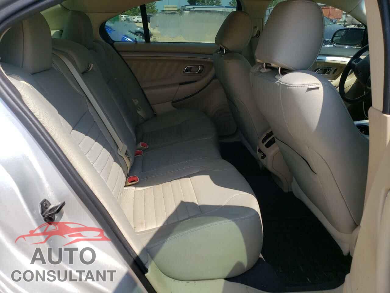 FORD TAURUS 2019 - 1FAHP2D83KG102760