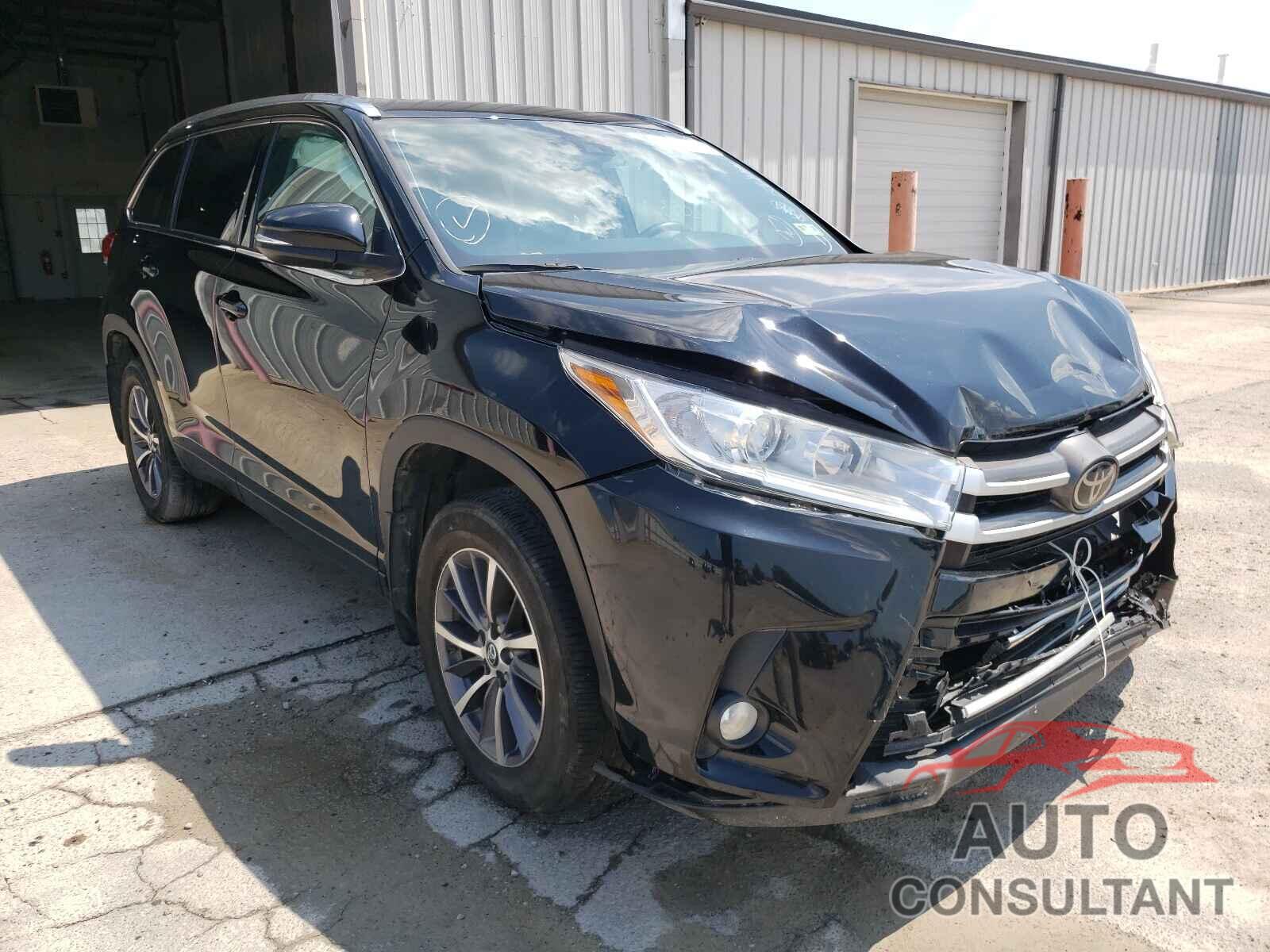 TOYOTA HIGHLANDER 2018 - 5TDJZRFH9JS552784