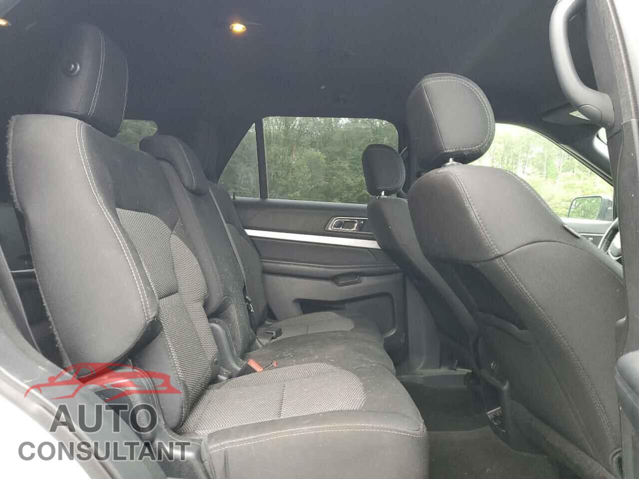 FORD EXPLORER 2017 - 1FM5K7D81HGE13097