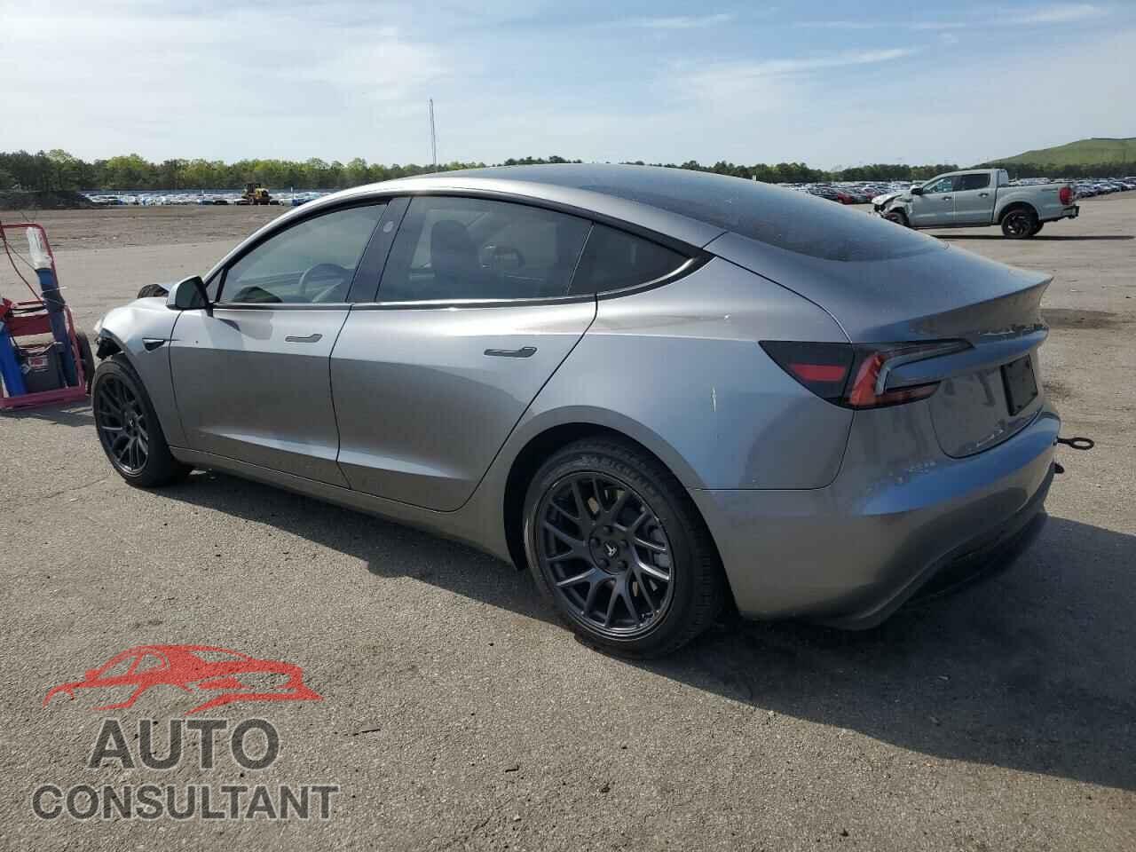 TESLA MODEL 3 2024 - 5YJ3E1EA4RF858964