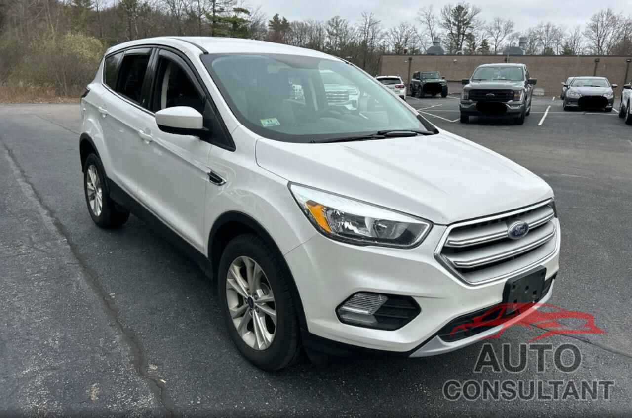 FORD ESCAPE 2017 - 1FMCU9GD6HUB93656