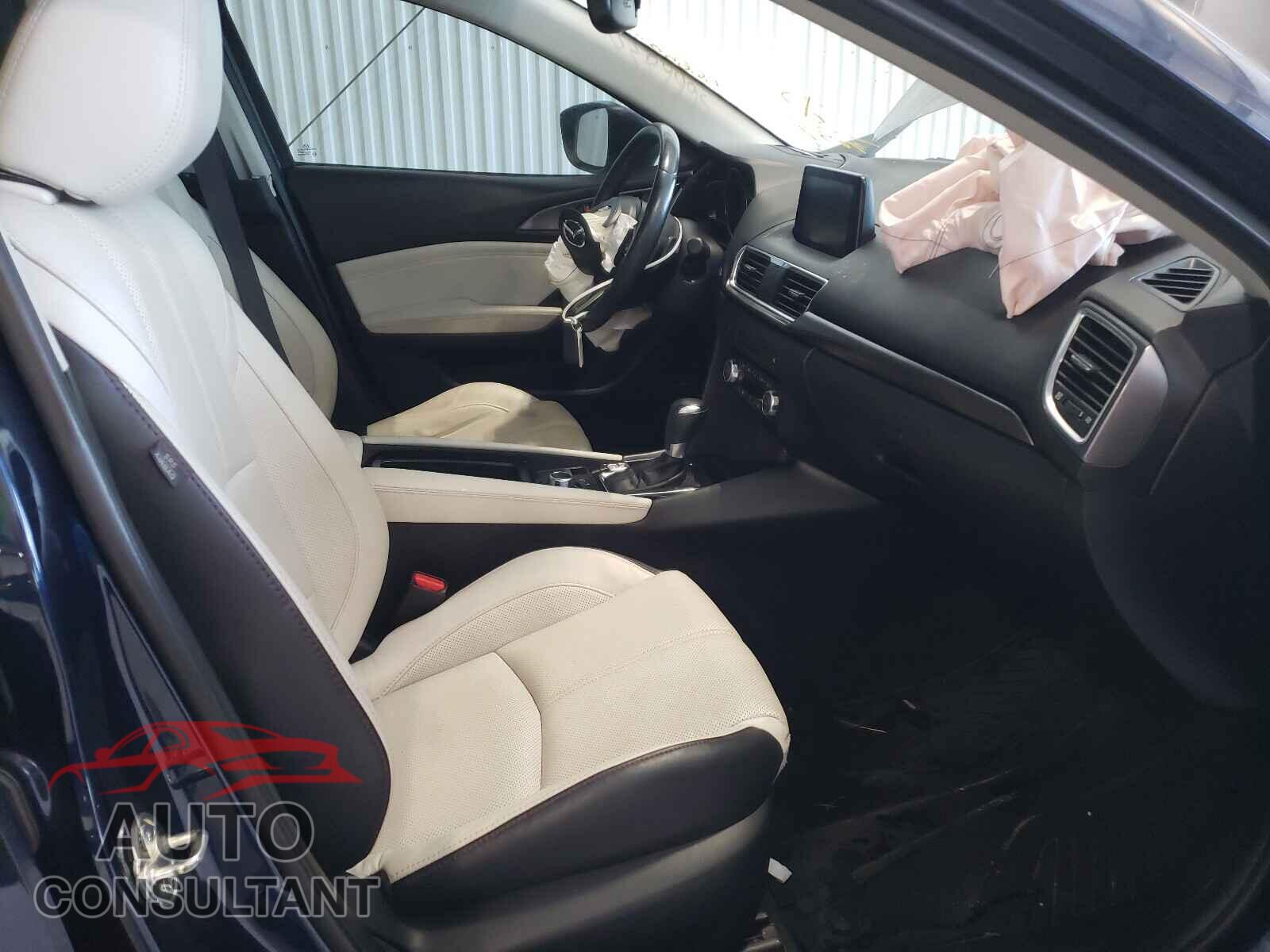 MAZDA 3 2018 - 3MZBN1M32JM173857