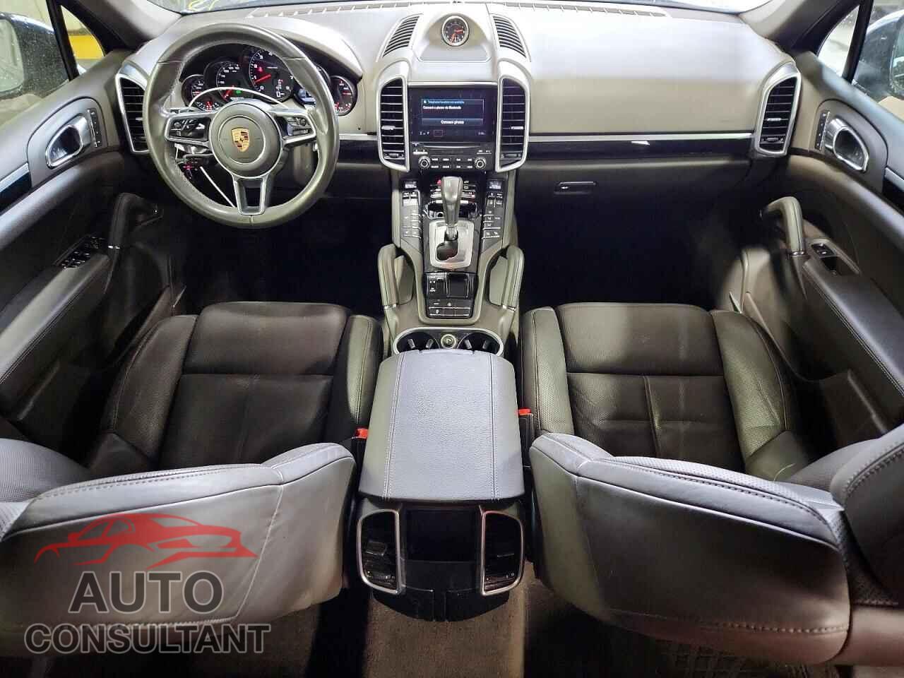 PORSCHE CAYENNE 2017 - WP1AA2A22HKA86648