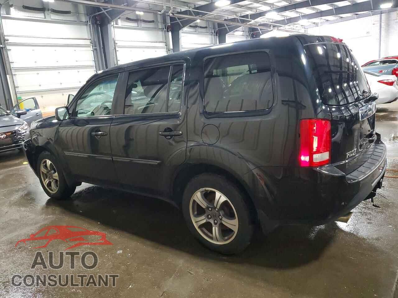 HONDA PILOT 2015 - 5FNYF4H36FB076565