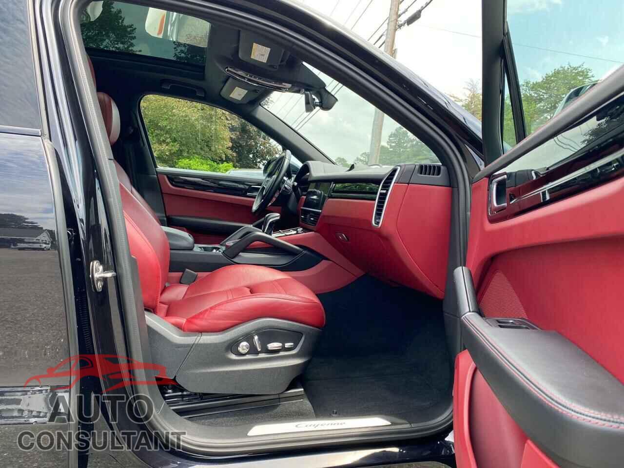 PORSCHE CAYENNE 2019 - WP1AA2AY8KDA04163