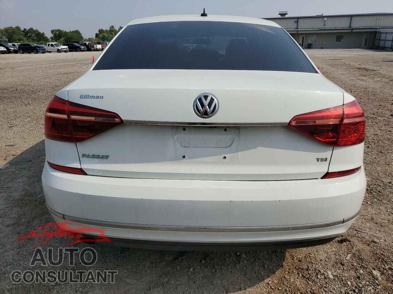 VOLKSWAGEN PASSAT 2017 - 1VWAT7A32HC044134