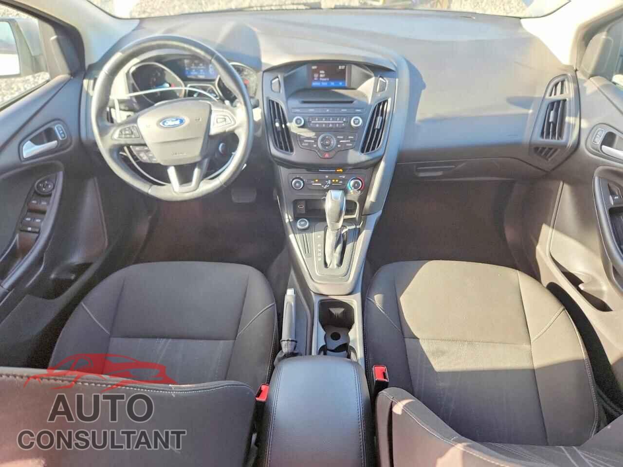 FORD FOCUS 2015 - 1FADP3F24FL232413