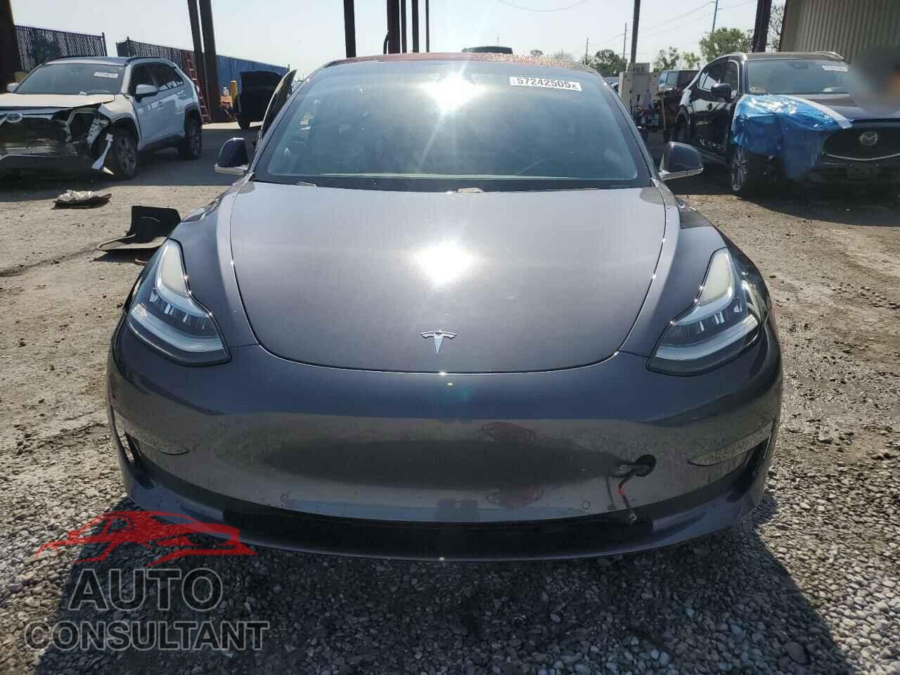 TESLA MODEL 3 2018 - 5YJ3E1EA5JF020043