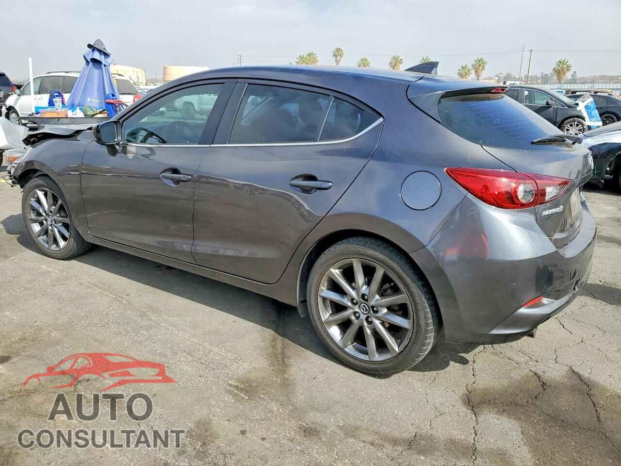 MAZDA 3 2018 - 3MZBN1L33JM225434