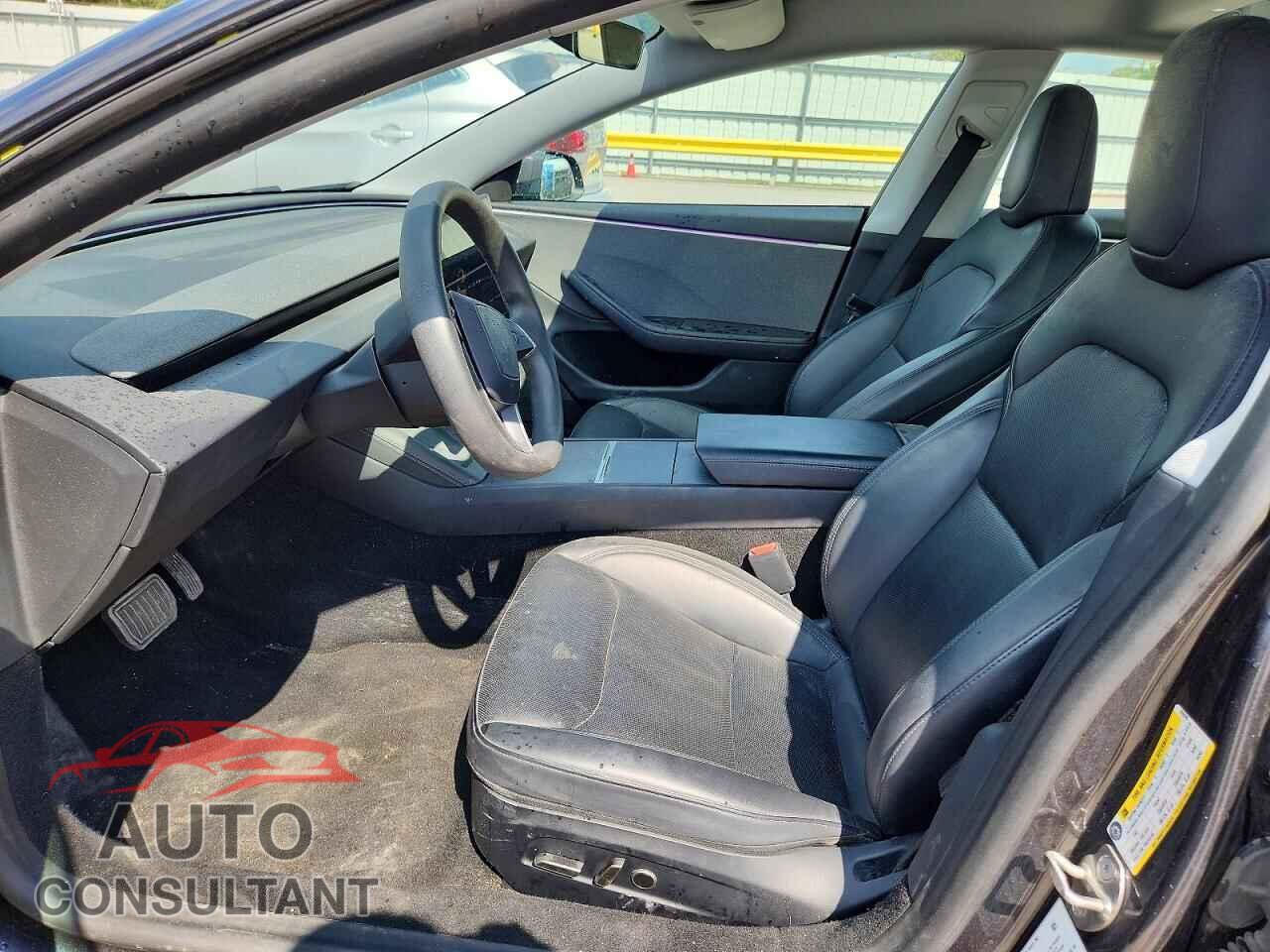 TESLA MODEL 3 2024 - 5YJ3E1EA0RF826528