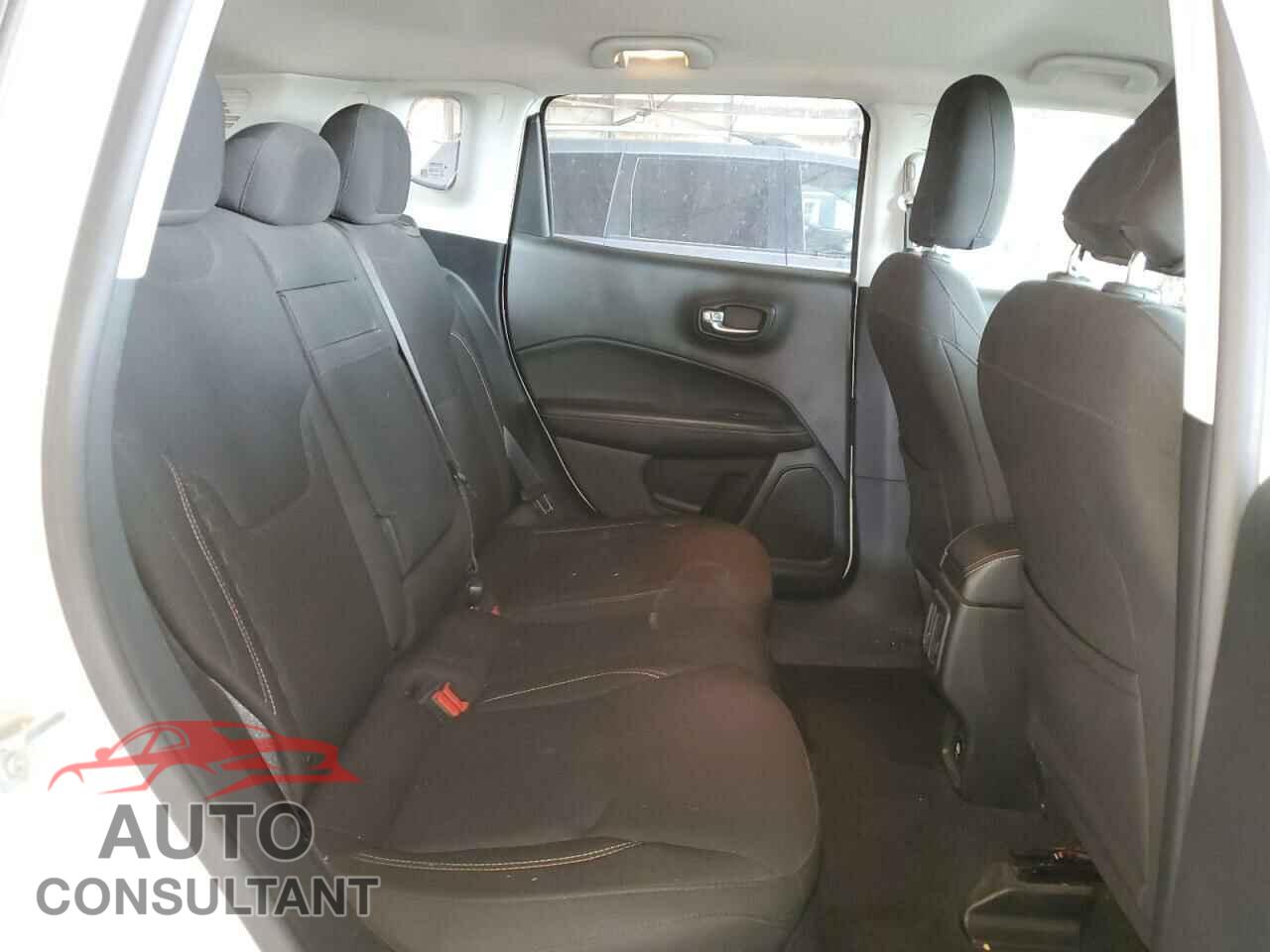 JEEP COMPASS 2018 - 3C4NJCAB2JT286975
