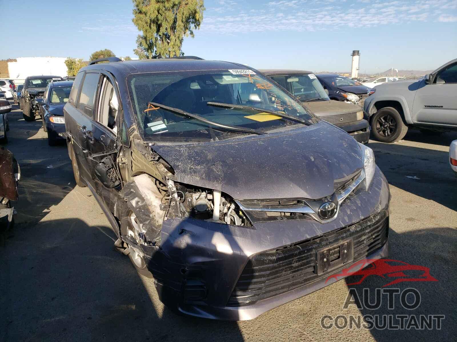 TOYOTA SIENNA 2019 - 5TDKZ3DC4KS983849