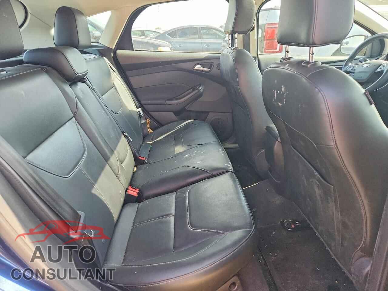 FORD FOCUS 2018 - 1FADP3N28JL285562