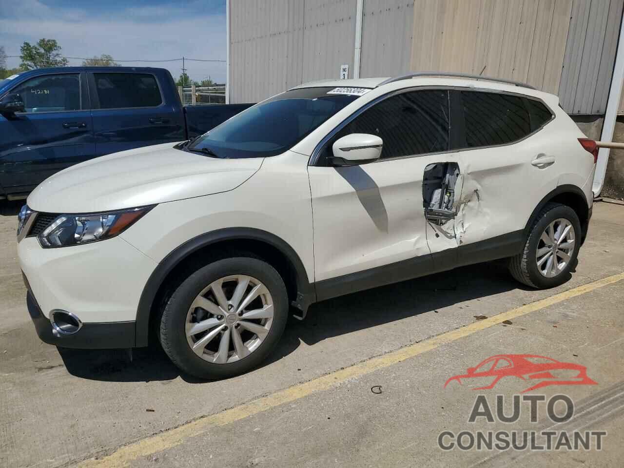 NISSAN ROGUE 2018 - JN1BJ1CP3JW105654