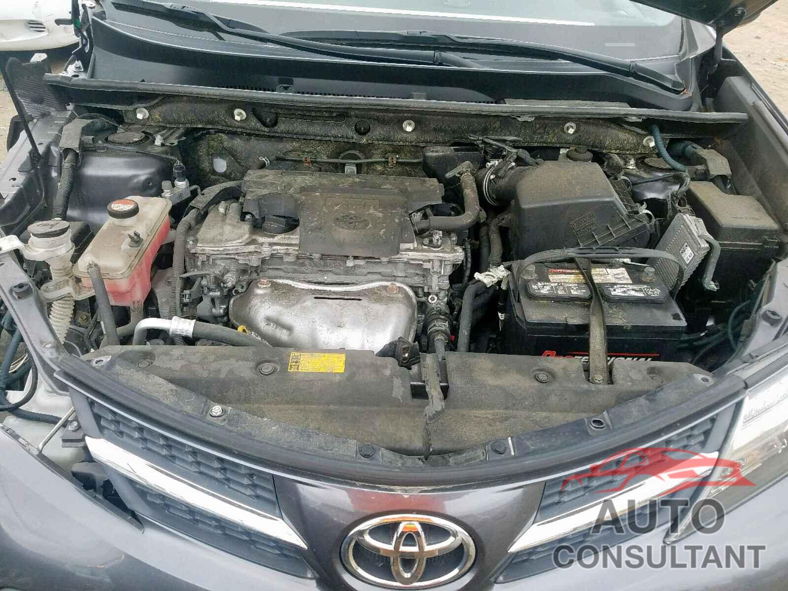 TOYOTA RAV4 XLE 2015 - JTMRFREV5FD103821
