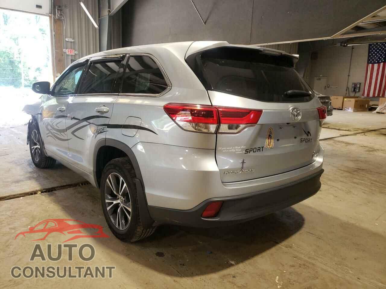 TOYOTA HIGHLANDER 2018 - 5TDBZRFH3JS828686