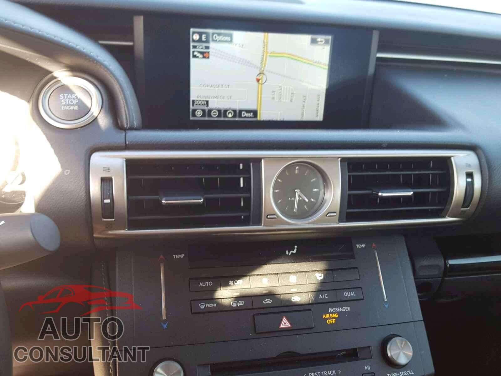 LEXUS IS 250 2015 - JTHBF1D20F5081231