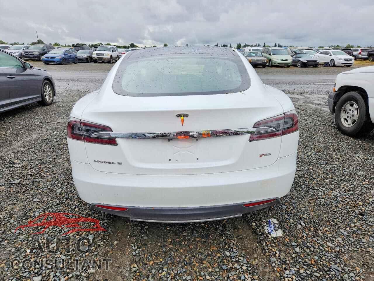 TESLA MODEL S 2013 - 5YJSA1CP6DFP05722