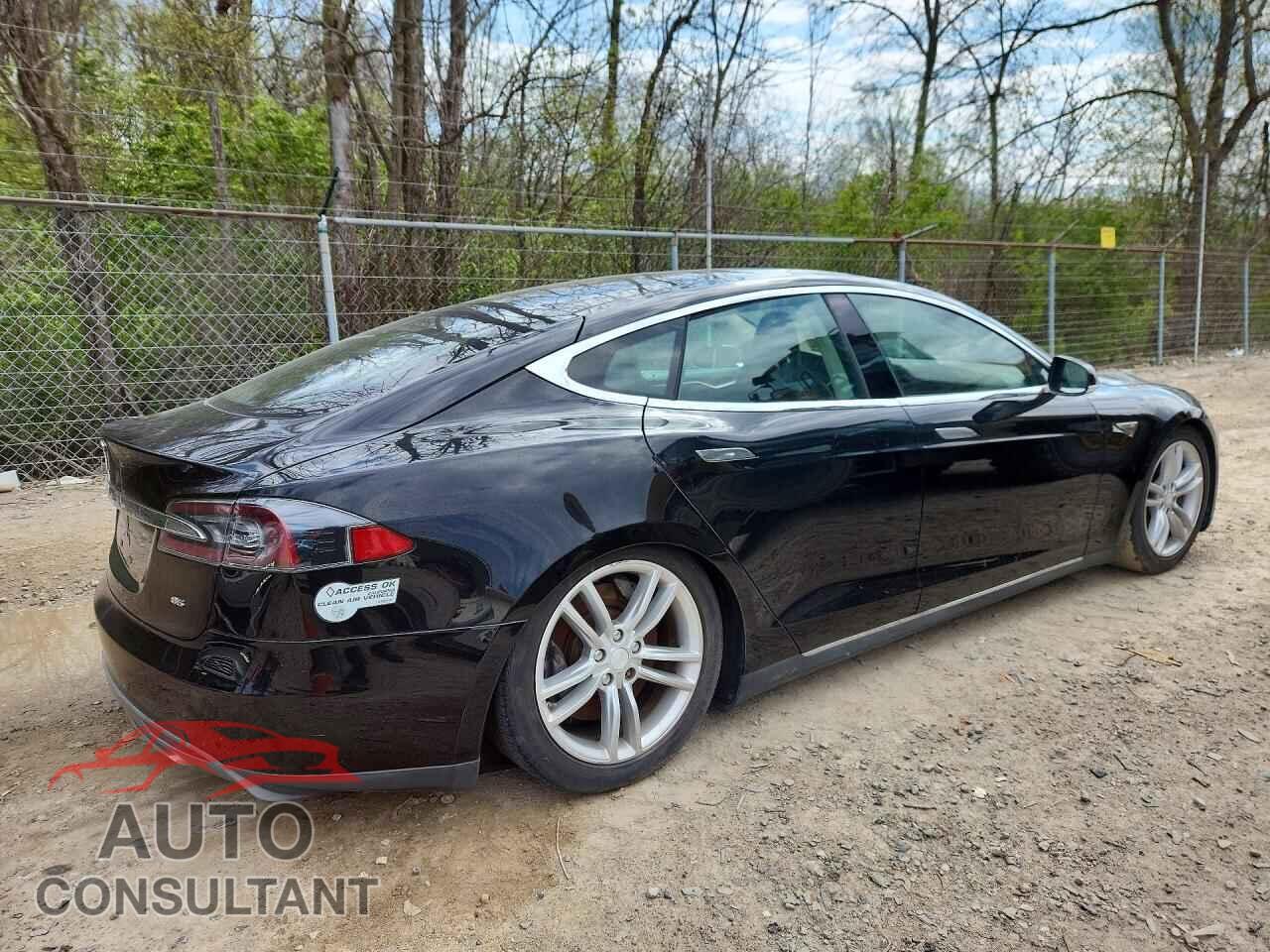 TESLA MODEL S 2013 - 5YJSA1DN0DFP07172