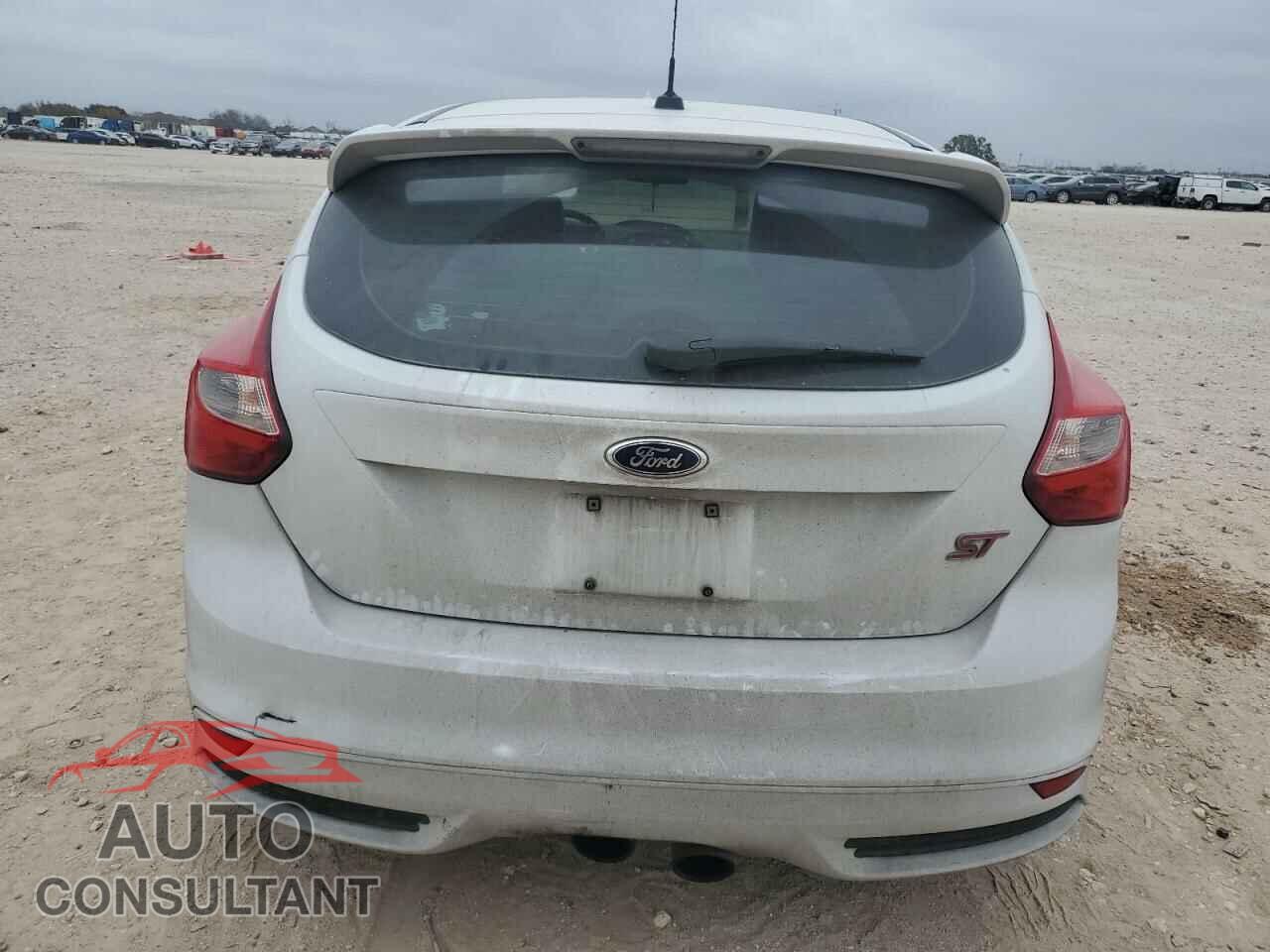 FORD FOCUS 2014 - 1FADP3L92EL425725