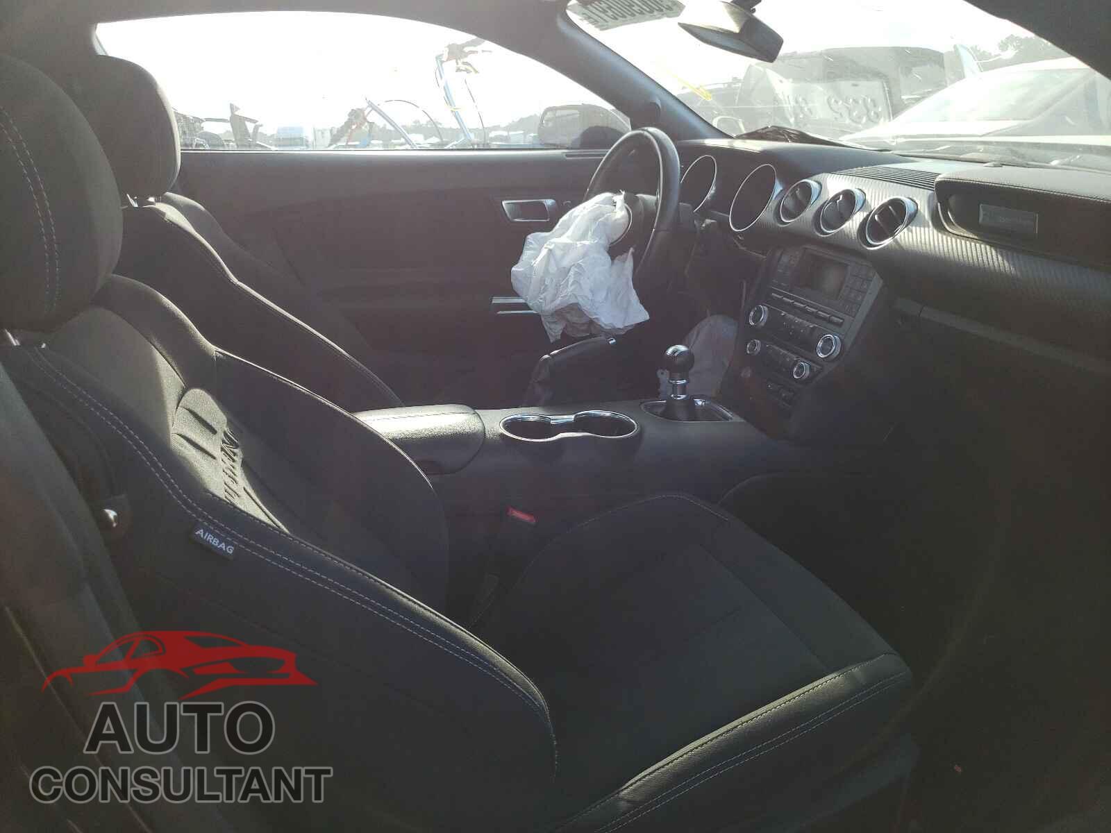 FORD MUSTANG 2018 - 1FA6P8TH7J5185499